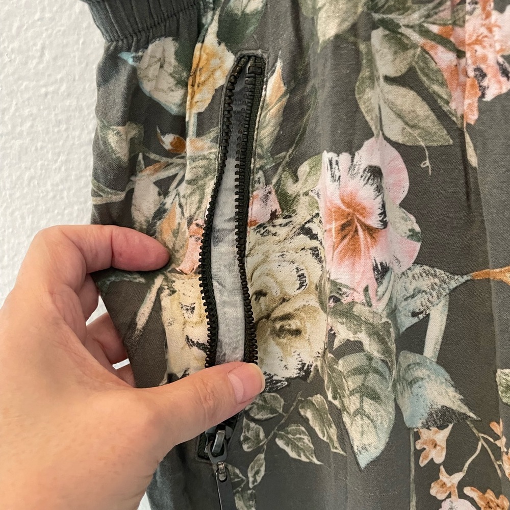 Chaser Floral Jogger Pants - Picture 4 of 12